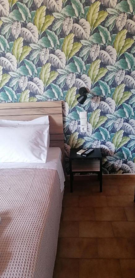 Bed and Breakfast Stalis Drops Екстер'єр фото
