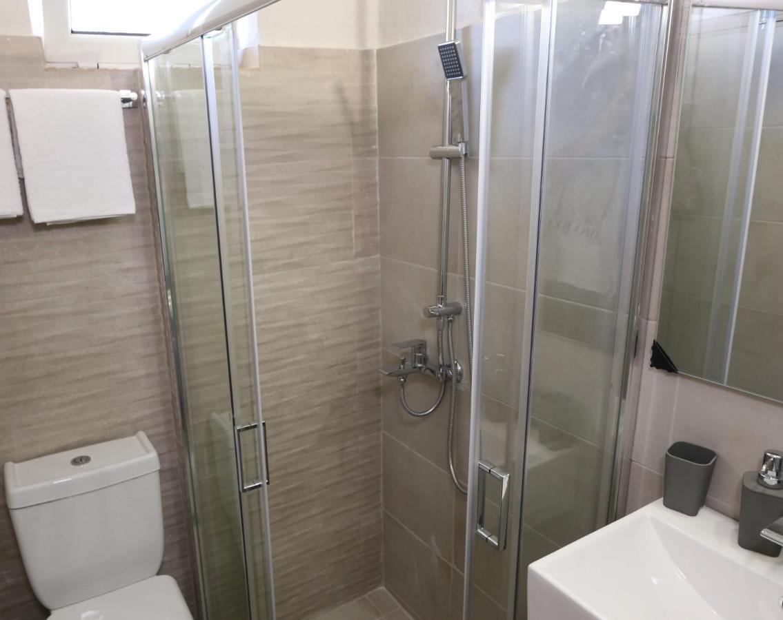 Bed and Breakfast Stalis Drops Екстер'єр фото