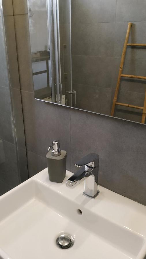 Bed and Breakfast Stalis Drops Екстер'єр фото